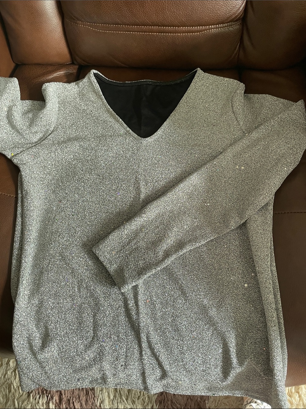 New Women’s V-Neck Sparkle Sweater in Silver size small